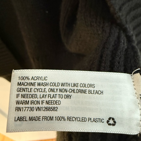 Mossimo Plaid Open Front Cardigan Sweater - Red and Black, Large - Picture 5 of 5